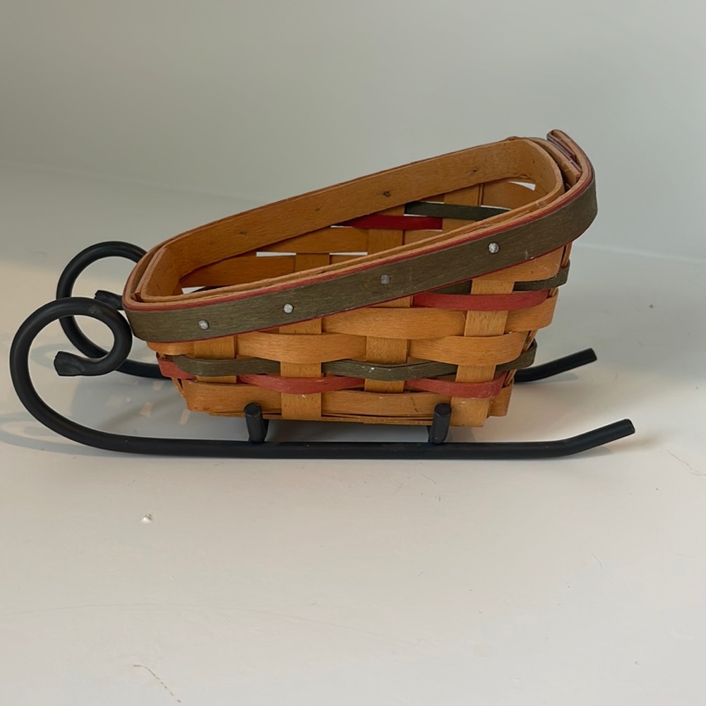 1991 Vintage signed Basket with Sleigh